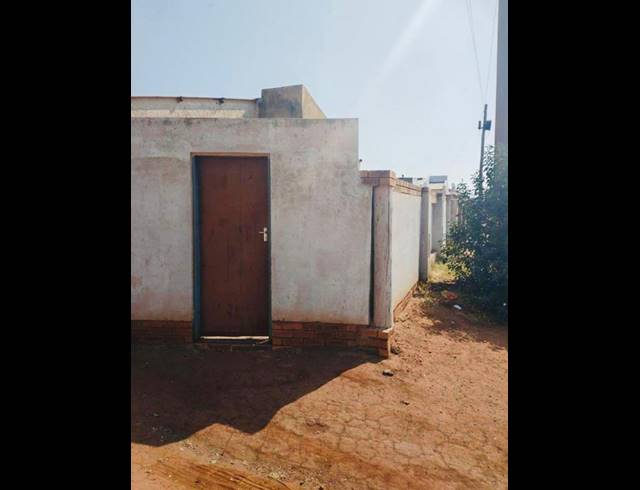2 BEDROOM HOUSE FOR SALE IN TOKOZA